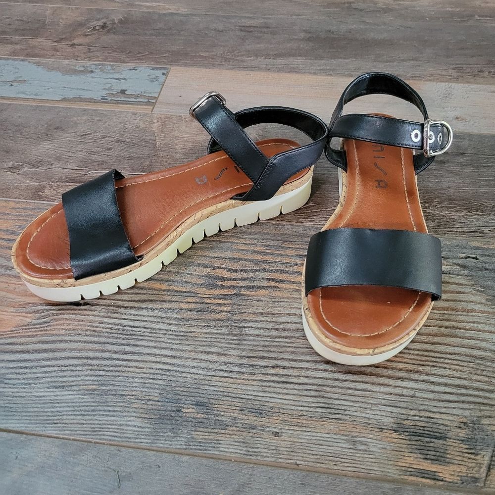 Unisa sandals sz 7 Medium - Picture 4 of 6